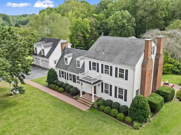 525 Small Reward Rd, Huntingtown, MD 20639