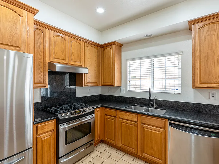 10623 Mona Way — Photo 10