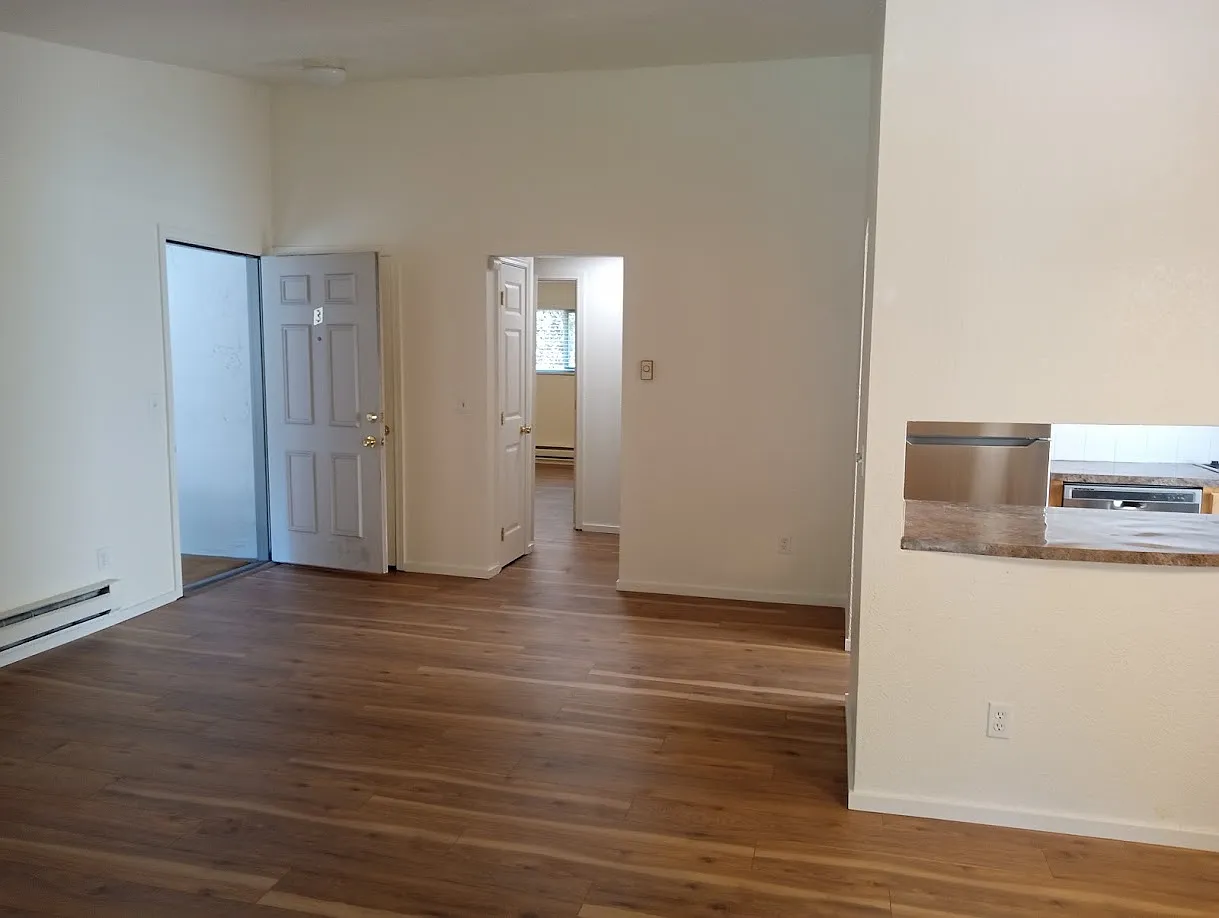 2 bed, 832 sqft, $2,025 — Photo 3