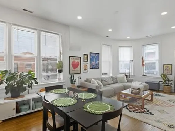 2350 W Charleston St, Chicago, IL