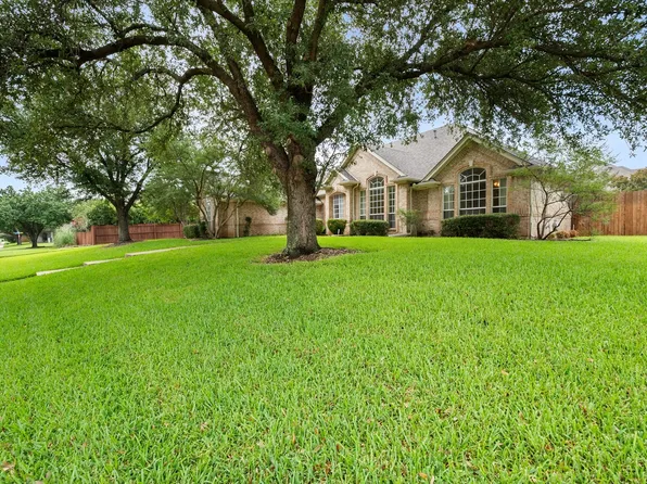 8904 Thornway Dr, North Richland Hills, TX 76182