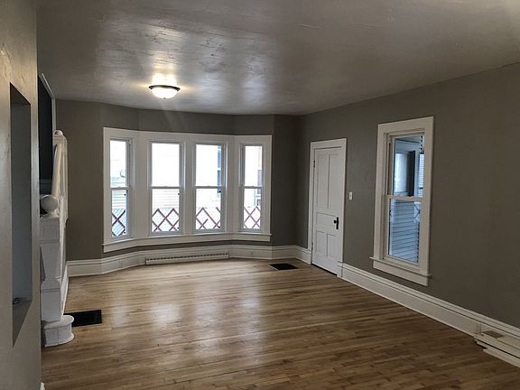 2nd image of 623 W New York Ave