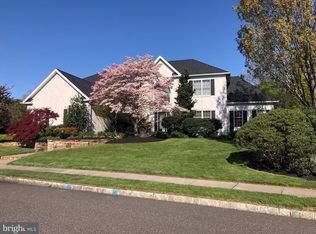 156 Oakmont Dr, Moorestown, NJ 08057