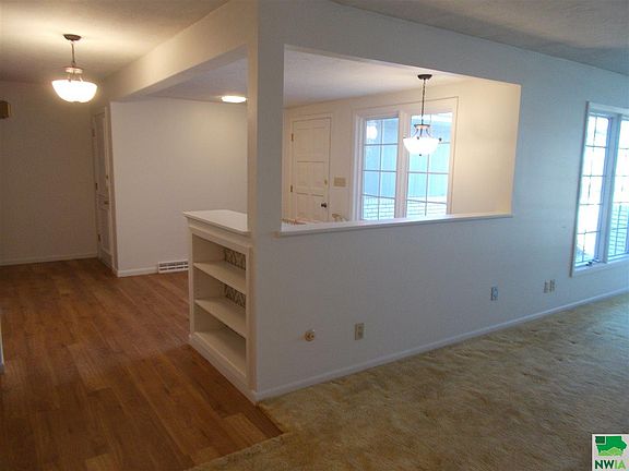 4th image of 4003 Hiawatha W