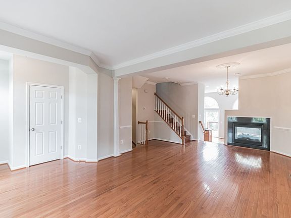 5th image of 2440 Battery Hill Cir