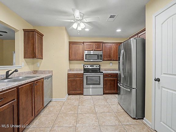 2nd image of 7904 Silverbell St