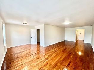 4125 Case St APT 4E, Elmhurst, NY 11373