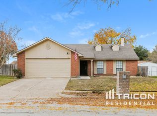 2211 Overbrook Dr, Arlington, TX 76014