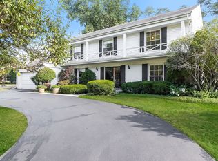 1025 Antique Ln, Northbrook, IL 60062