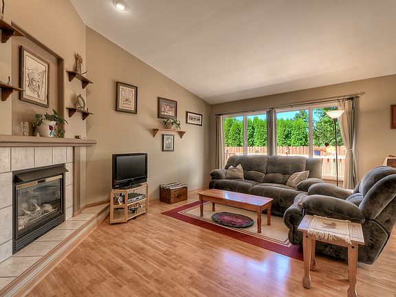 3rd image of 1625 196th Street Ct E