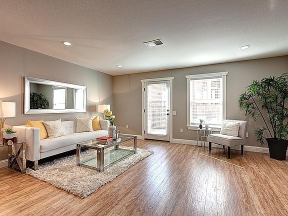 3rd image of 865 Carlisle Way APT 112