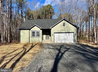 107 Pinewood Ln, Colonial Beach, VA 22443