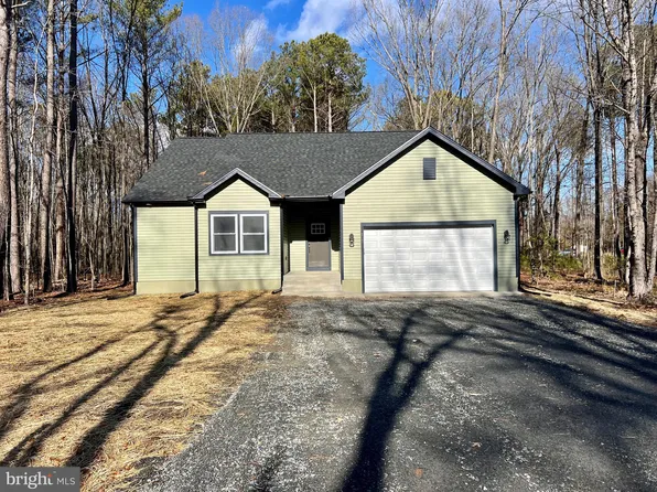 107 Pinewood Ln, Colonial Beach, VA 22443