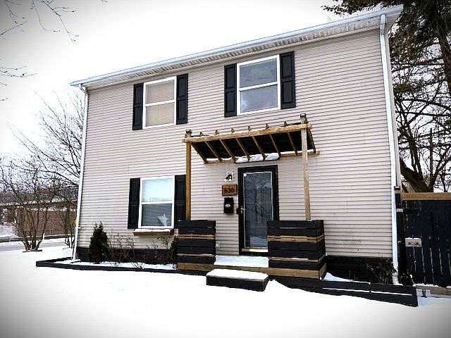 1st image of 836 E Elza Ave