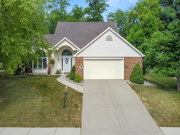 413 McIntosh Ave, Kendallville, IN 46755