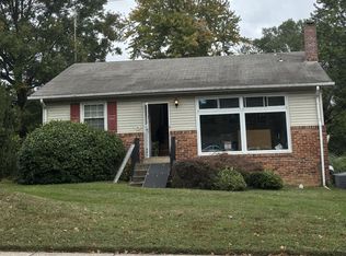 6352 Hillcrest Pl, Alexandria, VA 22312