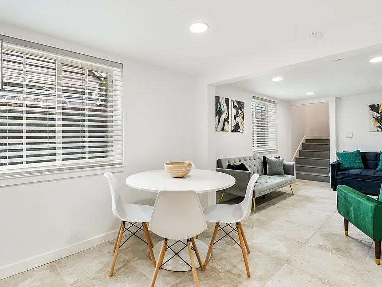 7906 N Brandon Ave #B — Photo 10