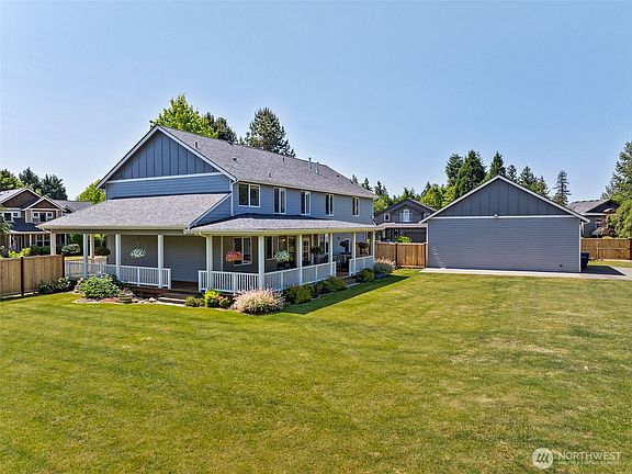 4th image of 2111 215th Avenue E