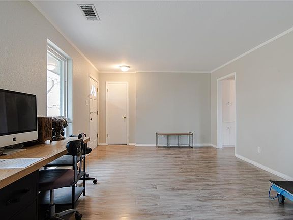 5th image of 1702 W Lovers Ln