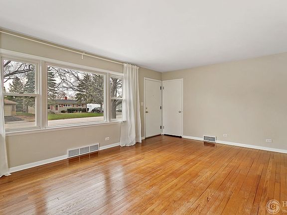 3rd image of 591 Highland Ave