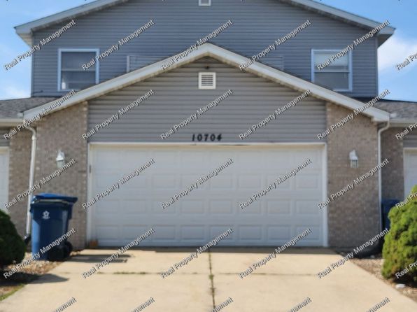 10704 Pike St, Crown Point, IN