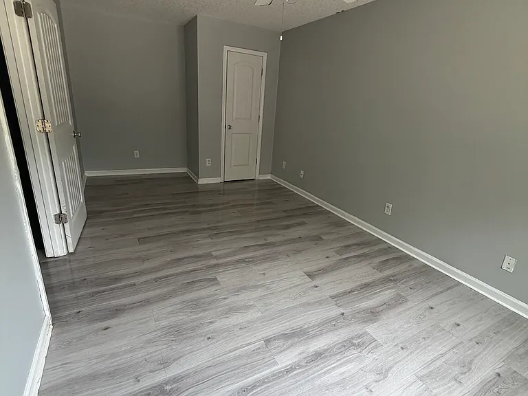 717 Lee Rd — Photo 4