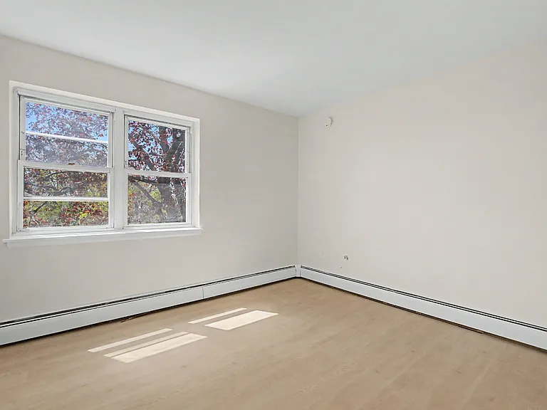 21 C07spring St #C07 — Photo 17