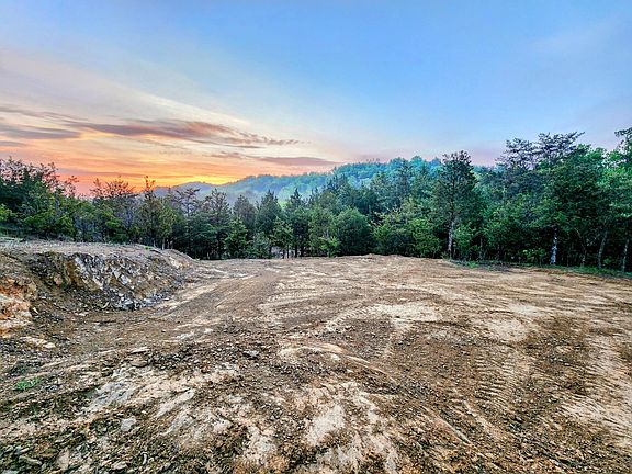 2nd image of 702 Driftwood Cir