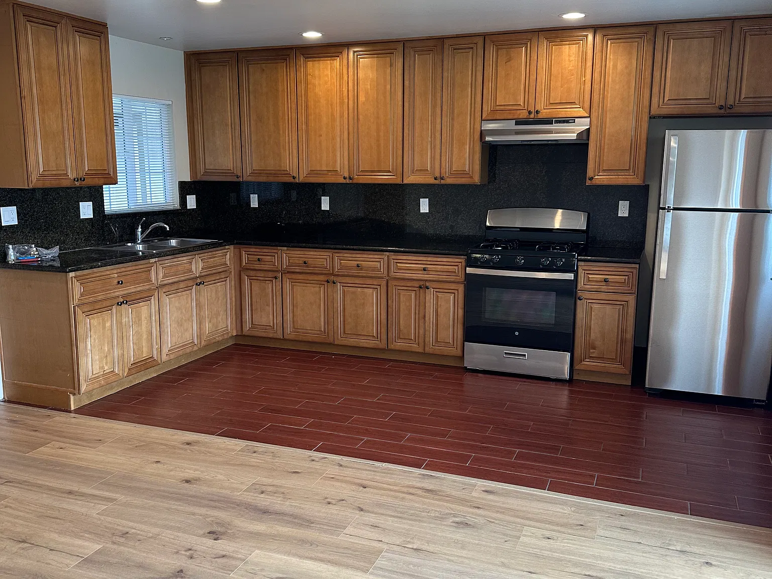 3 bed, 1100 sqft, $3,250 — Photo 1