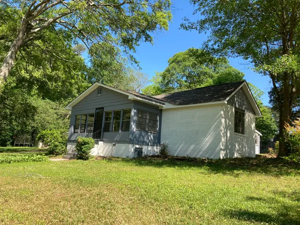 465 Oak Dr, Hapeville, GA 30354