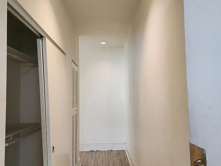 717 St Paul St — Photo 3