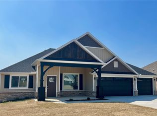 662 Summer Ln, Prairie Grove, AR 72753