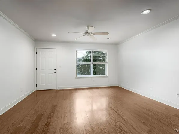 210 15th St E APT 60, Tuscaloosa, AL 35401