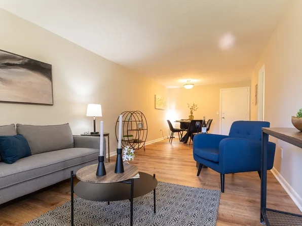 176 Maple Ave APT 1-4, Rutland, MA 01543