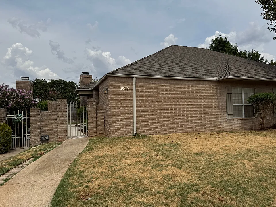 2909 Green Canyon Dr