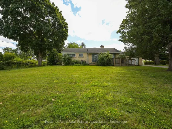 27 Rothsay Ave, Kitchener, ON N2B 3A2