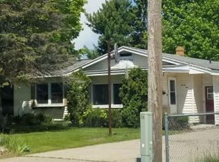2010 13th Ave S, Escanaba, MI 49829
