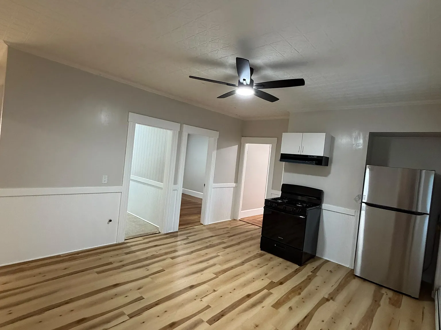 3 bed, 1294 sqft, $2,900 — Photo 3