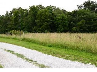 211 Rocking Horse Ln, Elsberry, MO 63343