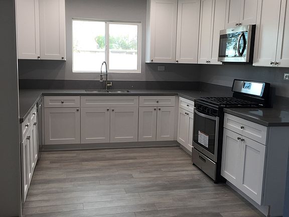3rd image of 272 E Heil Ave