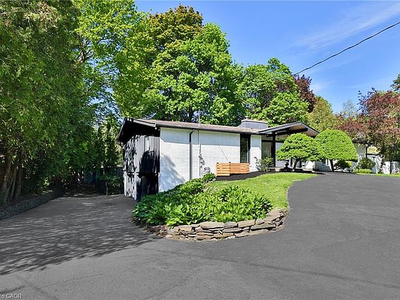 3rd image of 625 Sir Richards Rd
