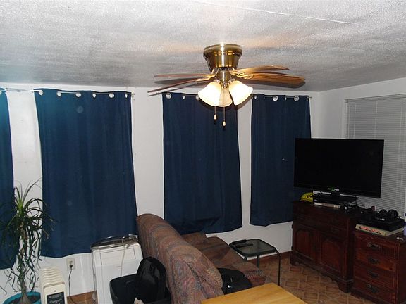 4th image of 51 Park Dr
