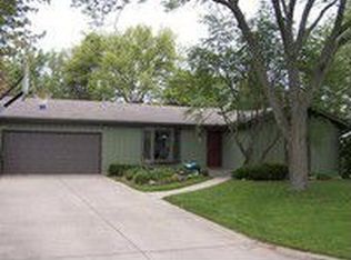 5305 Meadowood Dr, Fitchburg, WI 53711