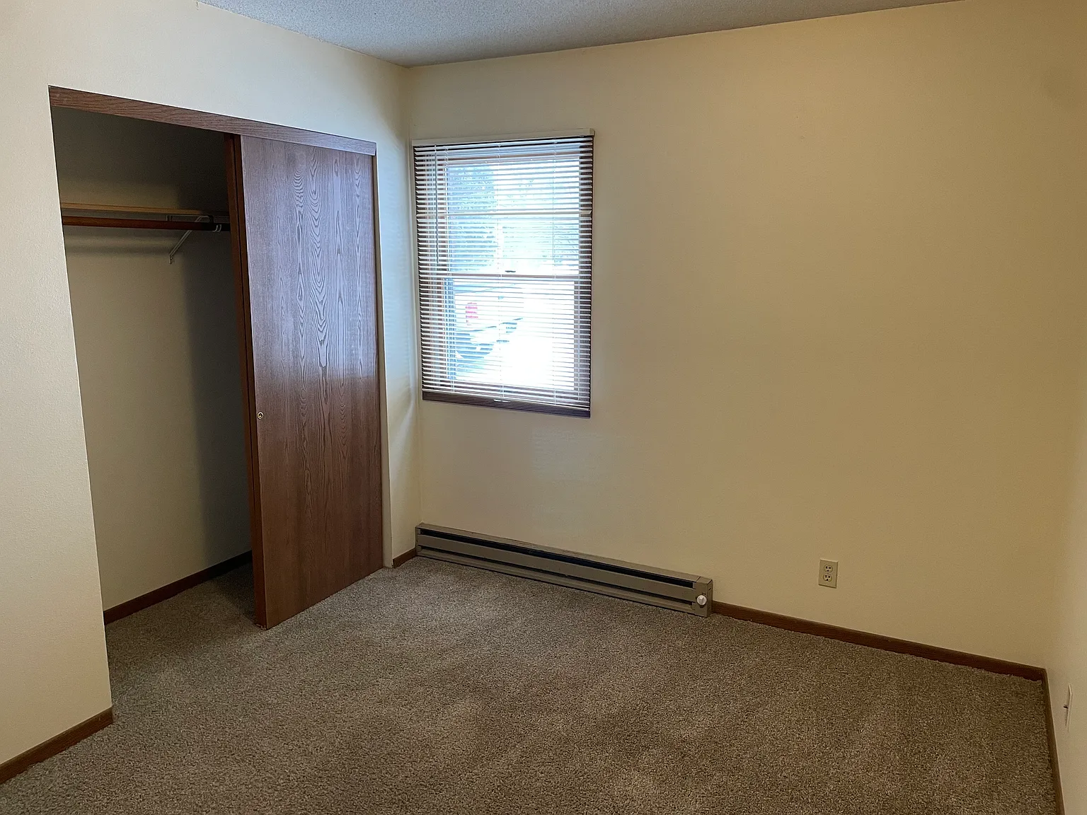 2 bed, 816 sqft, $900 — Photo 3