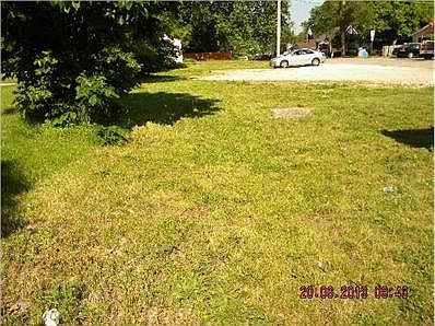 2nd image of 918 N Cedar Lake Rd