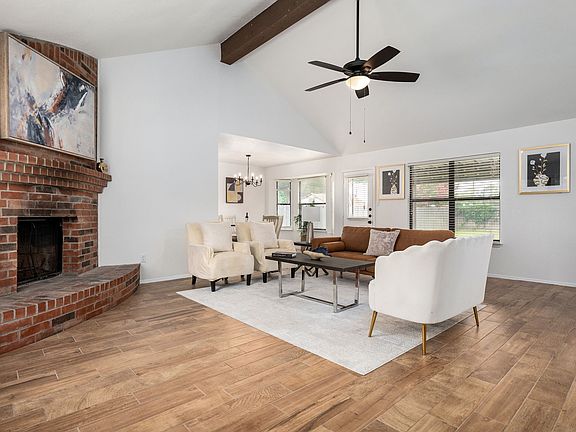 3rd image of 3005 Richwood Cir