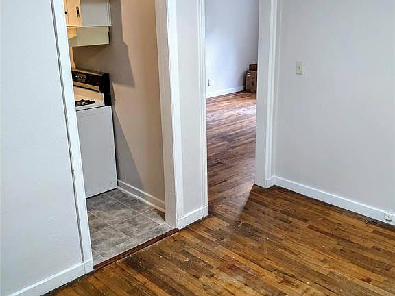 4th image of 207 Bradley Dr