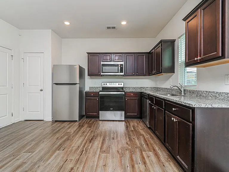 44 Meriwether Ln — Photo 9