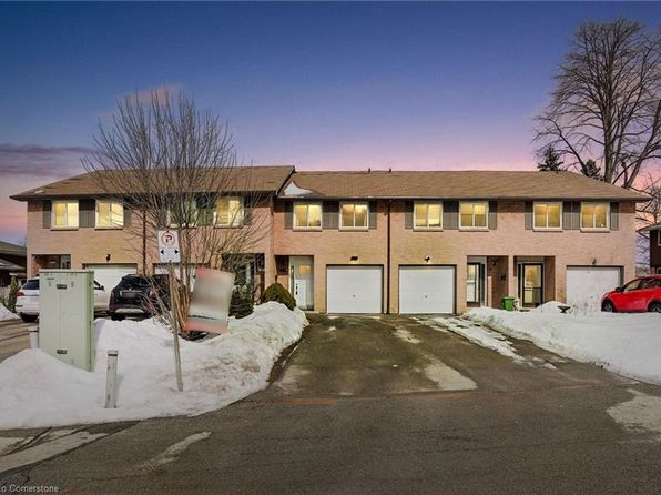 66 Summercrest Dr #3, Hamilton, ON L8K 6M6