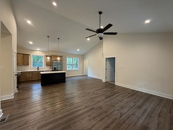 5th image of 628 Oyster Way